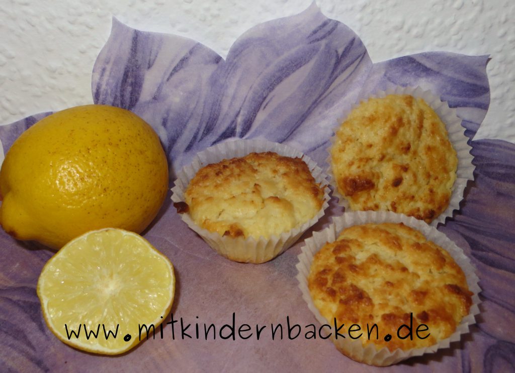 Fruchtige eifreie Muffins mit Zitrone